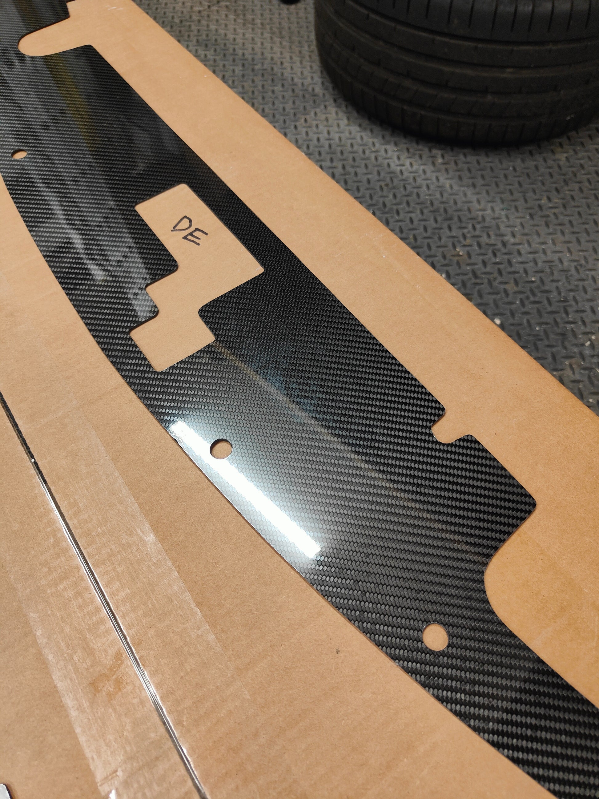 Nissan 350z DE carbon fibre radiator cover