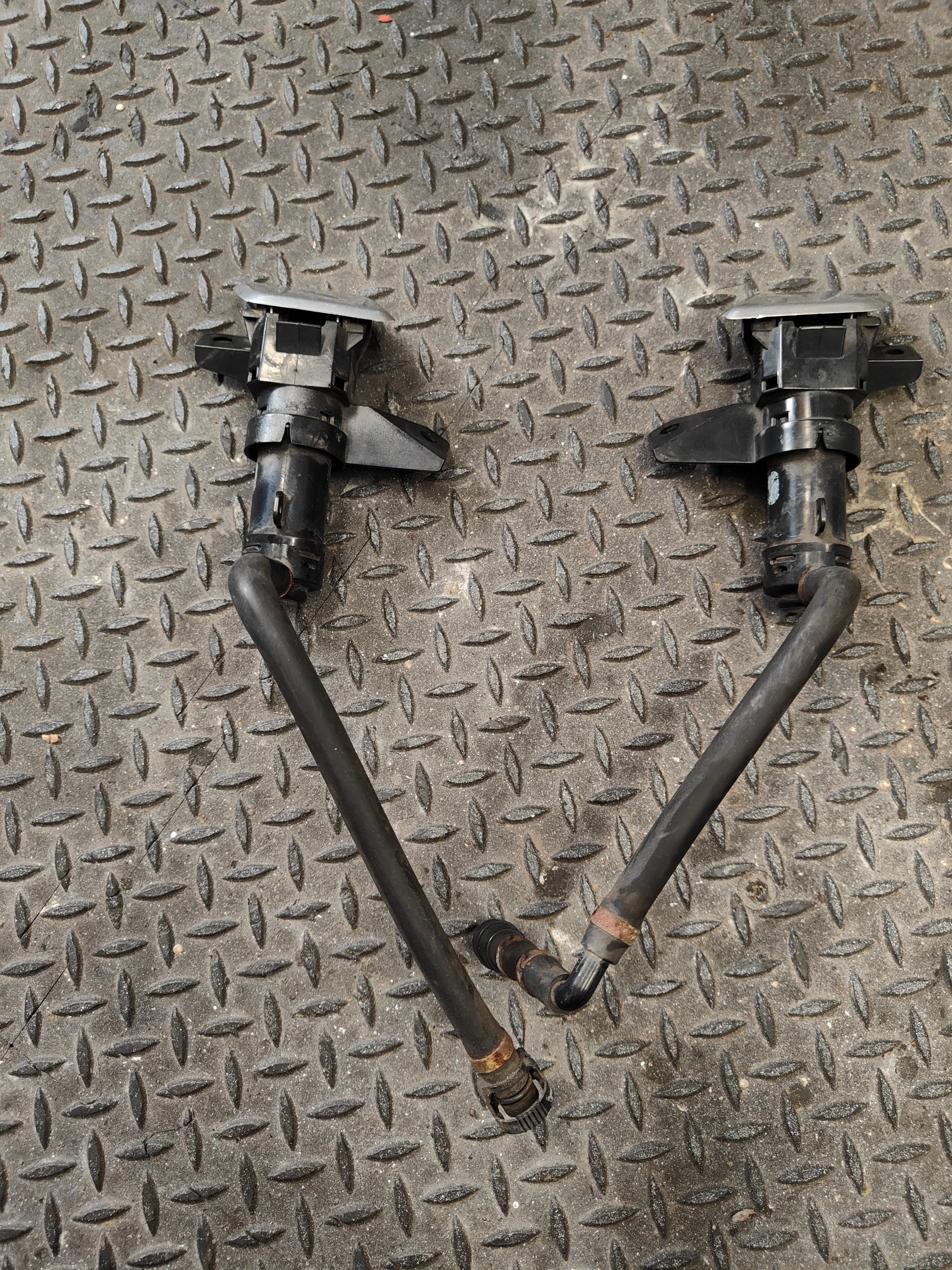 Nissan 350z DE headlight washer and covers