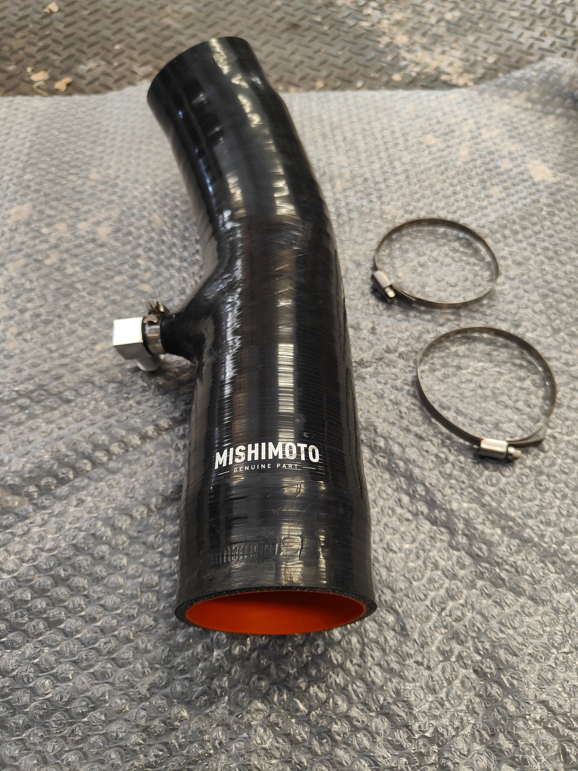 Mishimoto 350z DE silicone intake
